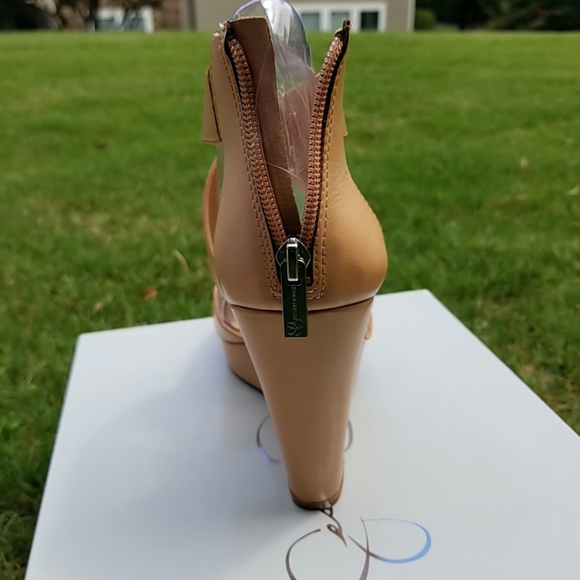 Jessica Simpson wedges - Picture 3 of 6